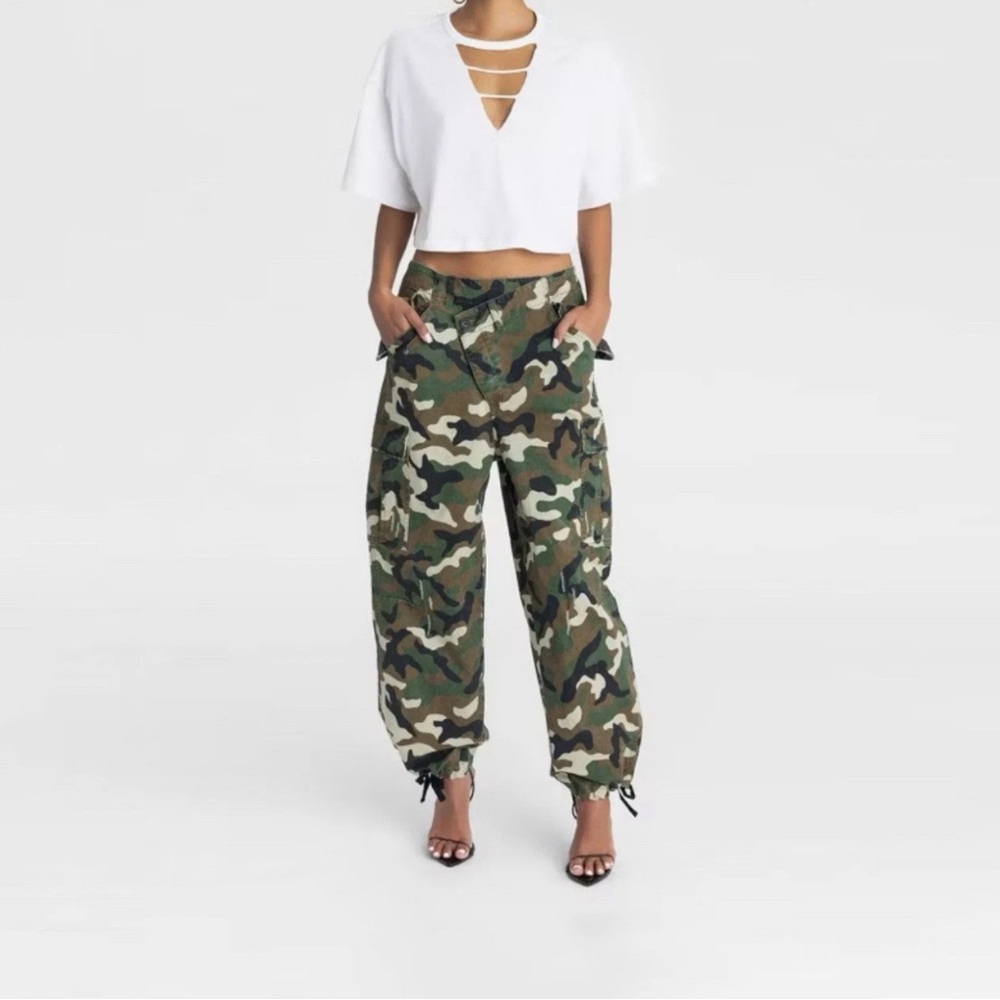 KBB by KAHLANA Women’s Mid-Rise The Cargo Jogger Dark Camo Size Large NWT -LARGE